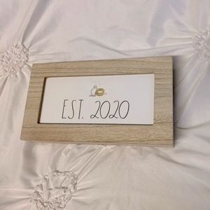 Est. 2020 sign